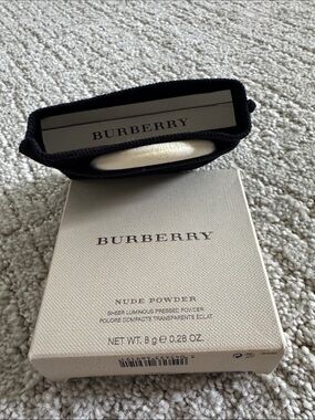 NIB Burberry Nude Powder in Porcelain No. 11